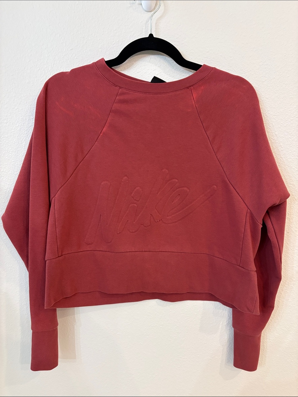 Nike Dri-Fit Women's Dusty Rose Cropped Crewneck Sweatshirt